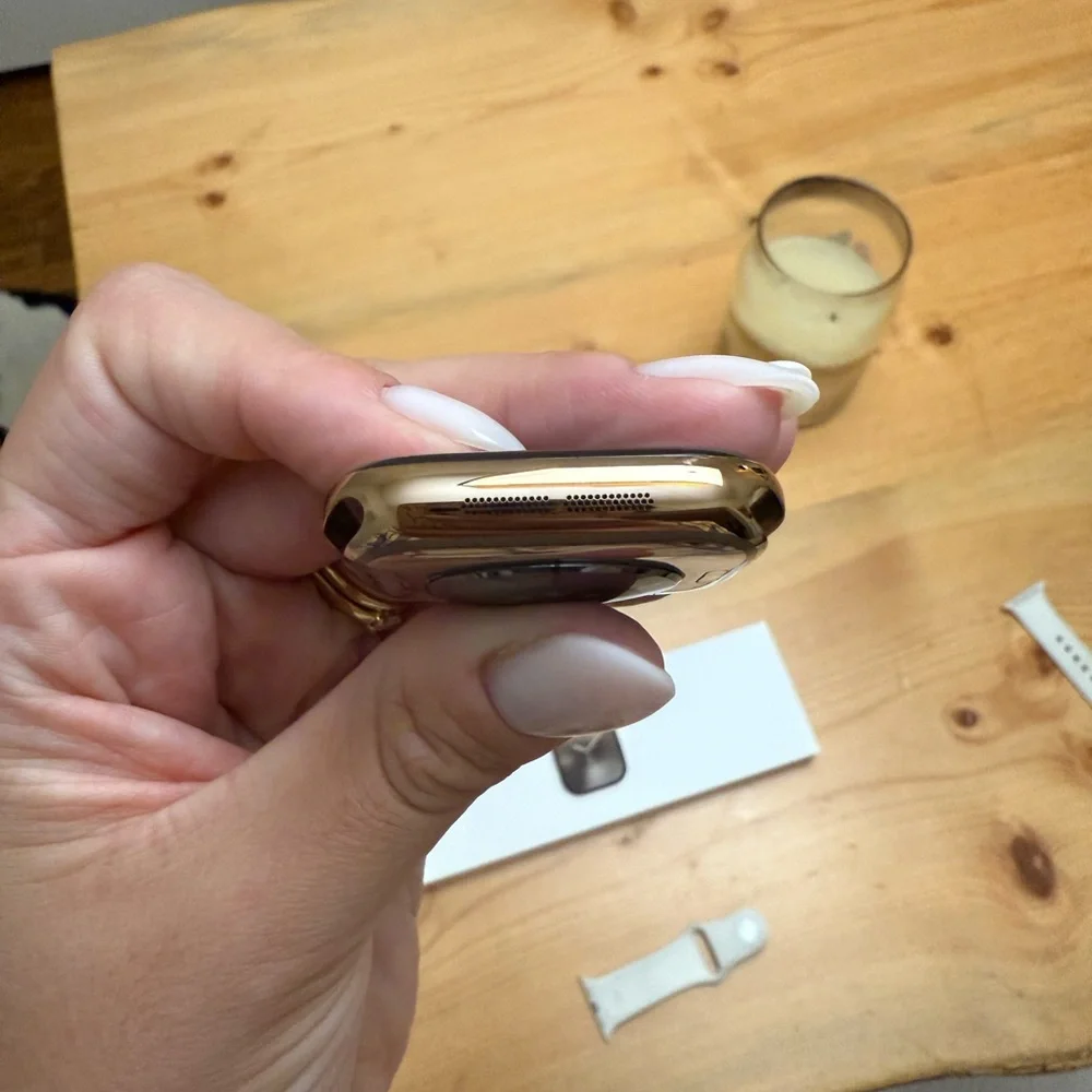 Apple Watch Series 10 with GPS 42mm - Picture 3 of 4